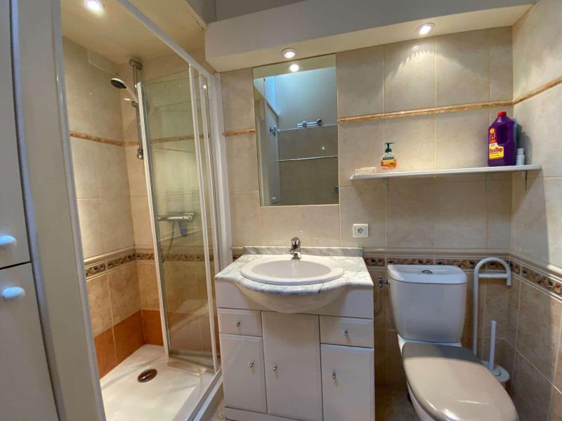 Rent in ski resort 2 room apartment 6 people (B-3Y) - Résidence l'Orée des Pistes - Le Grand Bornand - Shower room