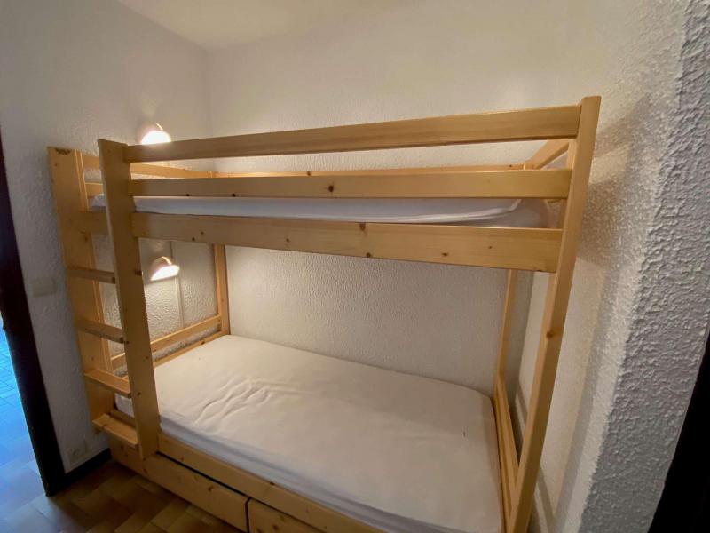 Rent in ski resort Studio sleeping corner 4 people (A-1K) - Résidence l'Orée des Pistes - Le Grand Bornand - Bunk beds