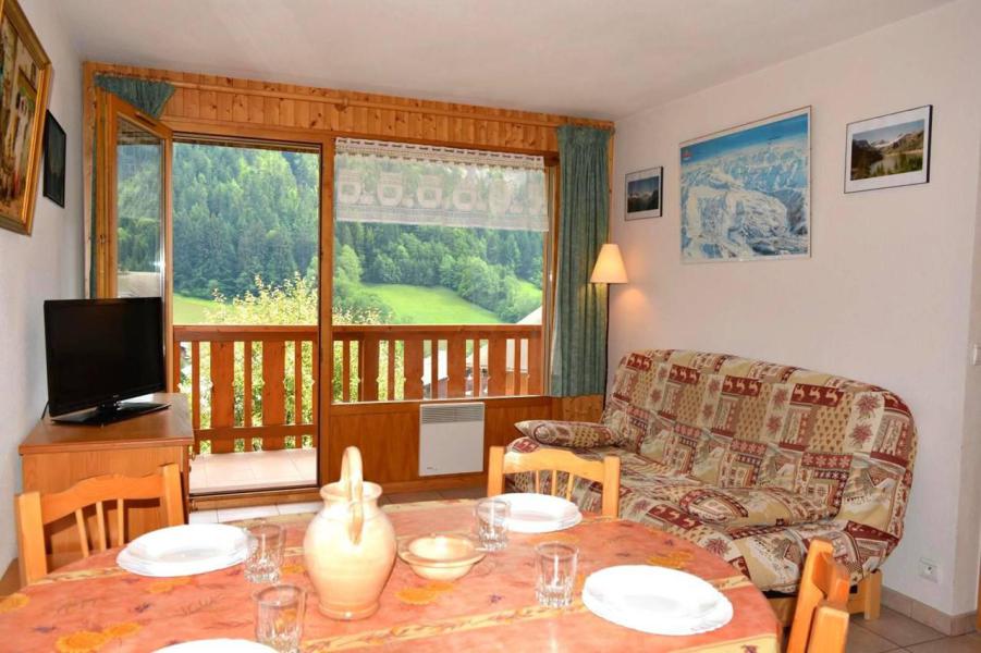 Rent in ski resort 2 room apartment cabin 6 people (05) - Résidence la Pointe de Chombas - Le Grand Bornand - Living room