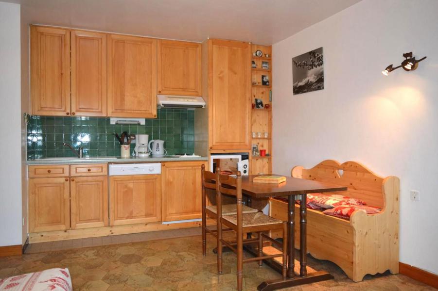 Ski verhuur Appartement 2 kamers 5 personen (2E) - Résidence la Vardase - Le Grand Bornand - Keukenblok