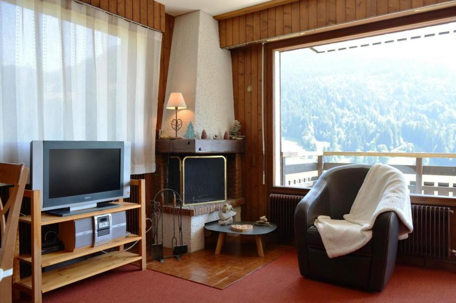 Rent in ski resort 3 room apartment 6 people (E) - Résidence le Caribou - Le Grand Bornand - Living room