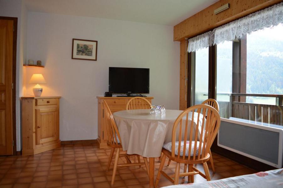 Rent in ski resort 2 room apartment sleeping corner 5 people (A06) - Résidence le Catalpa - Le Grand Bornand - Living room