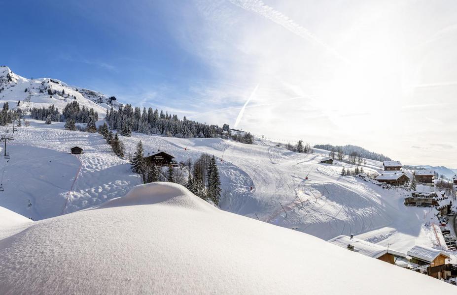Vacanze in montagna Résidence le Roc des Tours - Le Grand Bornand - Esteriore inverno