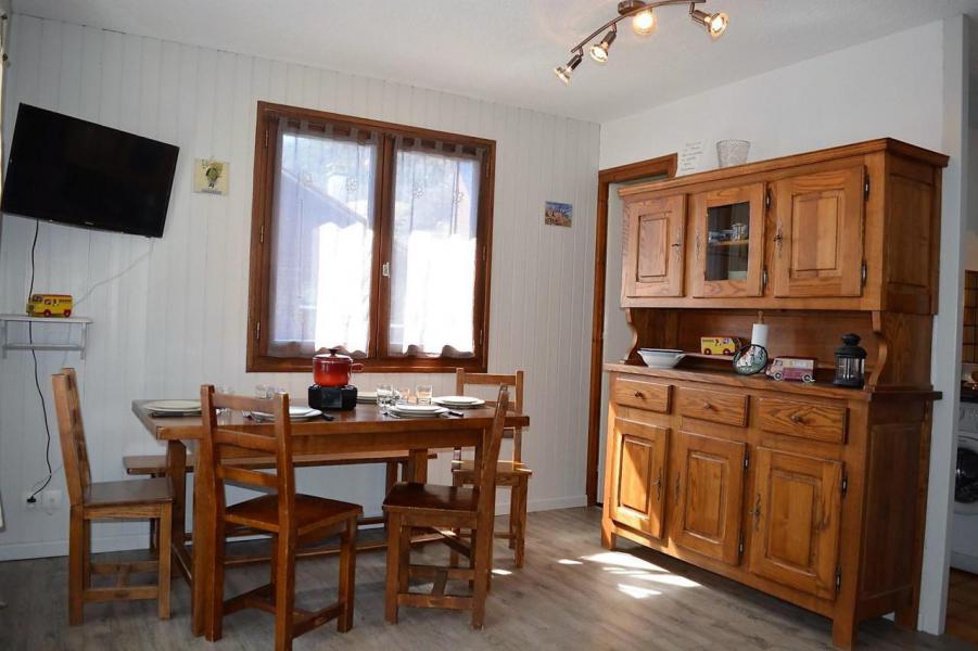 Rent in ski resort 2 room apartment cabin 4 people (A1) - Résidence le Sherpa - Le Grand Bornand - Living room