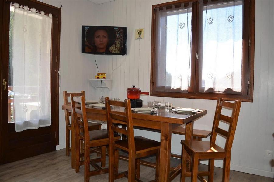 Rent in ski resort 2 room apartment cabin 4 people (A1) - Résidence le Sherpa - Le Grand Bornand - Living room