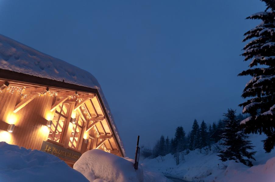 Vacances en montagne Résidence le Village de Lessy - Le Grand Bornand - Extérieur hiver