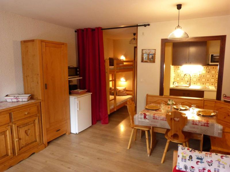 Ski verhuur Studio bergnis 4 personen (0S) - Résidence les Arces - Le Grand Bornand - Woonkamer