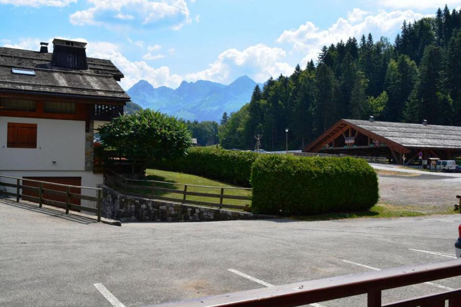 Alquiler al esquí Apartamento cabina para 5 personas (04) - Résidence les Bergeronnettes - Le Grand Bornand - Balcón