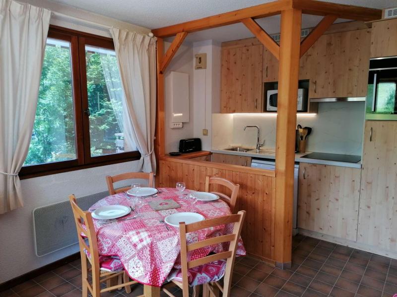 Rent in ski resort 2 room apartment sleeping corner 5 people (540) - Résidence les Busserolles - Le Grand Bornand - Living room