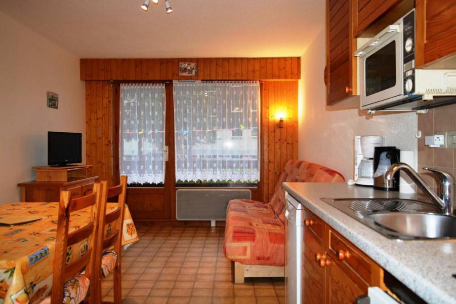 Аренда на лыжном курорте Апартаменты 2 комнат кабин 6 чел. (004) - Résidence les Charmettes - Le Grand Bornand - Небольш&