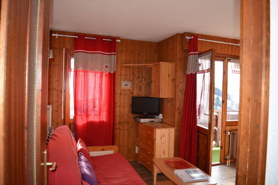 Rent in ski resort Studio cabin 4 people (0A) - Résidence les Mélèzes - Le Grand Bornand - Living room