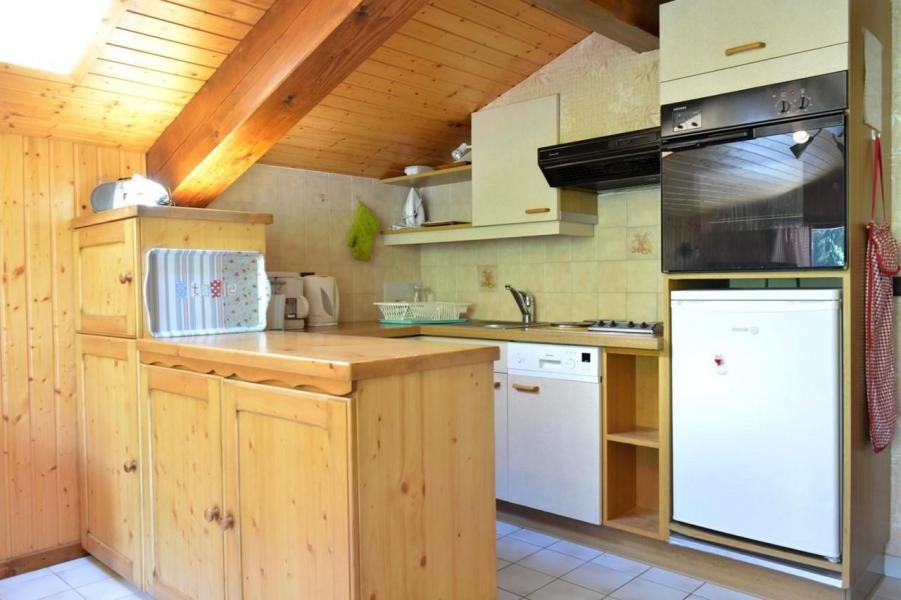 Ski verhuur Appartement 2 kabine kamers 6 personen (003) - Résidence Perralpes - Le Grand Bornand - Keukenblok