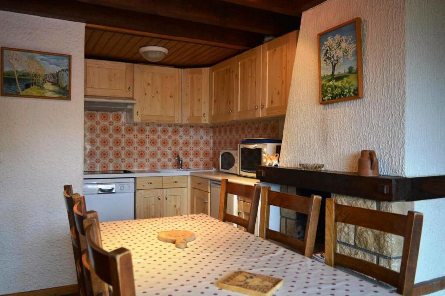 Wynajem na narty Apartament 2 pokojowy z antresolą 7 osób (2F) - Résidence Piste Rouge A - Le Grand Bornand - Pokój gościnny