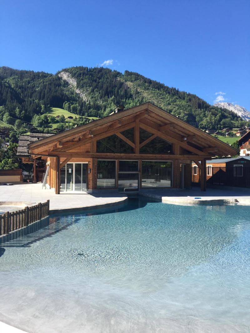 Location au ski Snowbaur - Le Grand Bornand - Piscine