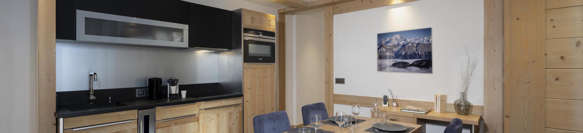 Rent in ski resort 2 room apartment sleeping corner 4 people - Résidence le Roc des Tours - Le Grand Bornand - Dining area