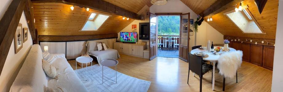 Rent in ski resort Studio 3 people - Chalet Bleuet - Le Grand Bornand - Living room
