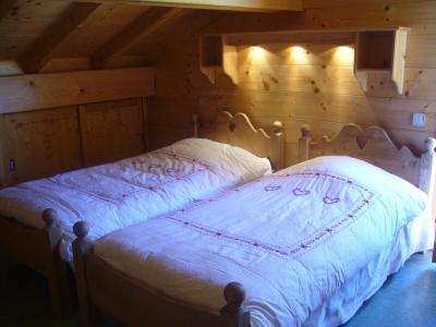 Rent in ski resort 7 room triplex chalet 13 people - Chalet de mon père - Le Grand Bornand - Bedroom