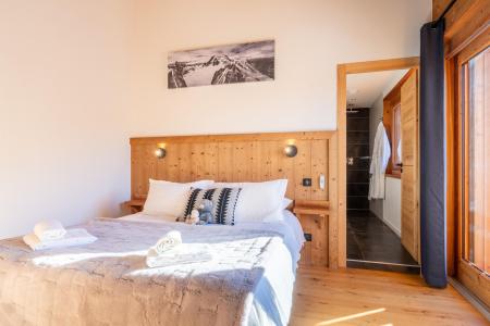 Rent in ski resort 6 room triplex chalet 12 people - Chalet Hartza - Le Grand Bornand - Bedroom