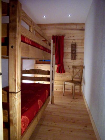 Skiverleih 3-Zimmer-Holzhütte für 5 Personen (2) - Chalet la Buissière - Le Grand Bornand - Offener Schlafbereich