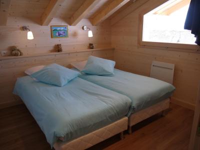 Rent in ski resort 5 room chalet 10 people (001) - Chalet Panorama - Le Grand Bornand - Bedroom