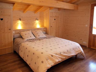 Rent in ski resort 6 room chalet 12 people - Chalet Perle des Neiges - Le Grand Bornand - Bedroom