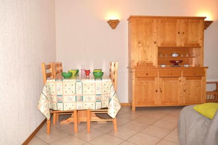 Rent in ski resort 2 room apartment sleeping corner 6 people (012) - Résidence Alpina - Le Grand Bornand - Living room