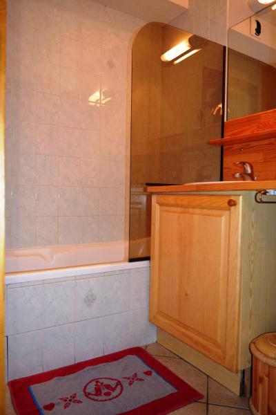 Location au ski Appartement 2 pièces 6 personnes (013) - Résidence Alpina - Le Grand Bornand - Salle de bain