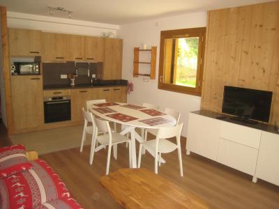 Wynajem na narty Apartament 3 pokojowy 6 osób (A101) - Résidence Cristaux - Le Grand Bornand - Pokój gościnny