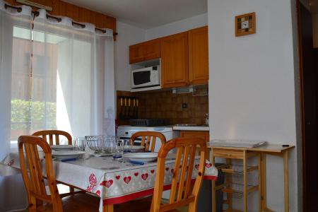 Rent in ski resort 2 room apartment sleeping corner 6 people (017) - Résidence Isatis - Le Grand Bornand - Living room