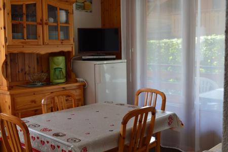 Rent in ski resort 2 room apartment sleeping corner 6 people (017) - Résidence Isatis - Le Grand Bornand - Living room