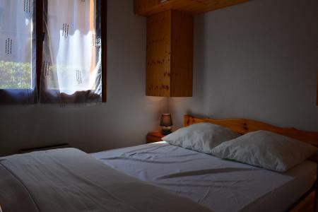 Location au ski Appartement 2 pièces coin montagne 6 personnes (017) - Résidence Isatis - Le Grand Bornand - Chambre