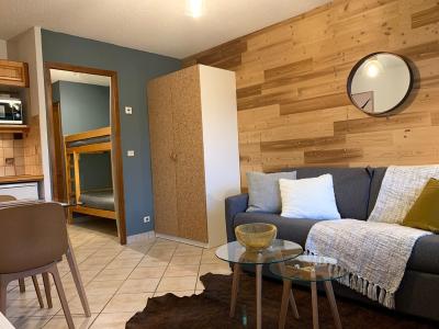 Rent in ski resort Studio sleeping corner 4 people - Résidence Kodiac - Le Grand Bornand - Living room