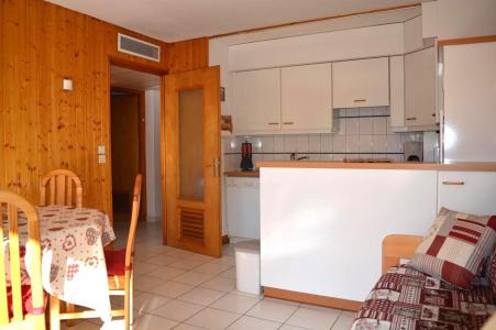 Ski verhuur Appartement 2 kamers 4 personen (SSE) - Résidence la Vardase - Le Grand Bornand - Woonkamer