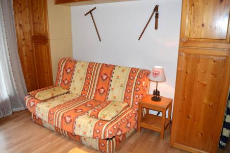 Rent in ski resort Studio sleeping corner 4 people (001) - Résidence le Carlina - Le Grand Bornand - Bed-settee