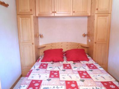 Rent in ski resort Studio cabin 4 people (3181) - Résidence le Cornillon - Le Grand Bornand - Bedroom