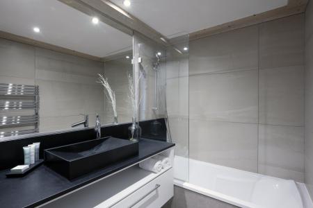 Rent in ski resort 3 room apartment 6 people (confort) - Résidence le Roc des Tours - Le Grand Bornand - Bathroom
