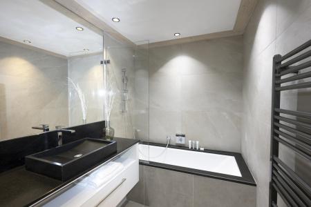 Rent in ski resort 3 room apartment 6 people (Prestige) - Résidence le Roc des Tours - Le Grand Bornand - Bathroom