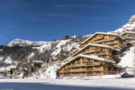 Ski verhuur Résidence le Roc des Tours - Le Grand Bornand - Buiten winter