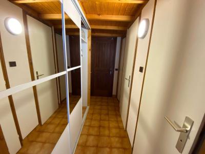 Rent in ski resort Studio cabin mezzanine 5 people (D2) - Résidence le Sherpa - Le Grand Bornand - Corridor