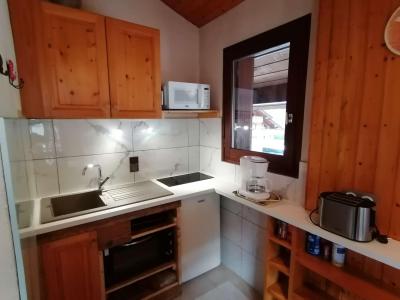 Rent in ski resort Studio cabin mezzanine 5 people (D2) - Résidence le Sherpa - Le Grand Bornand - Kitchenette