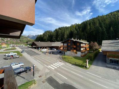 Location au ski Studio cabine mezzanine 5 personnes (D2) - Résidence le Sherpa - Le Grand Bornand - Balcon