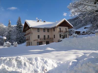 Vacances en montagne Résidence le Vieux Noyer - Le Grand Bornand - Extérieur hiver