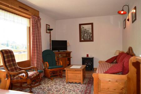 Ski verhuur Appartement 3 kamers 6 personen (B8) - Résidence les Pistes du Soleil B - Le Grand Bornand - Woonkamer