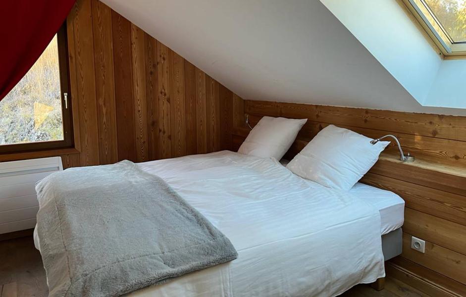 Rent in ski resort Chalet Erika - Les 2 Alpes - Bedroom