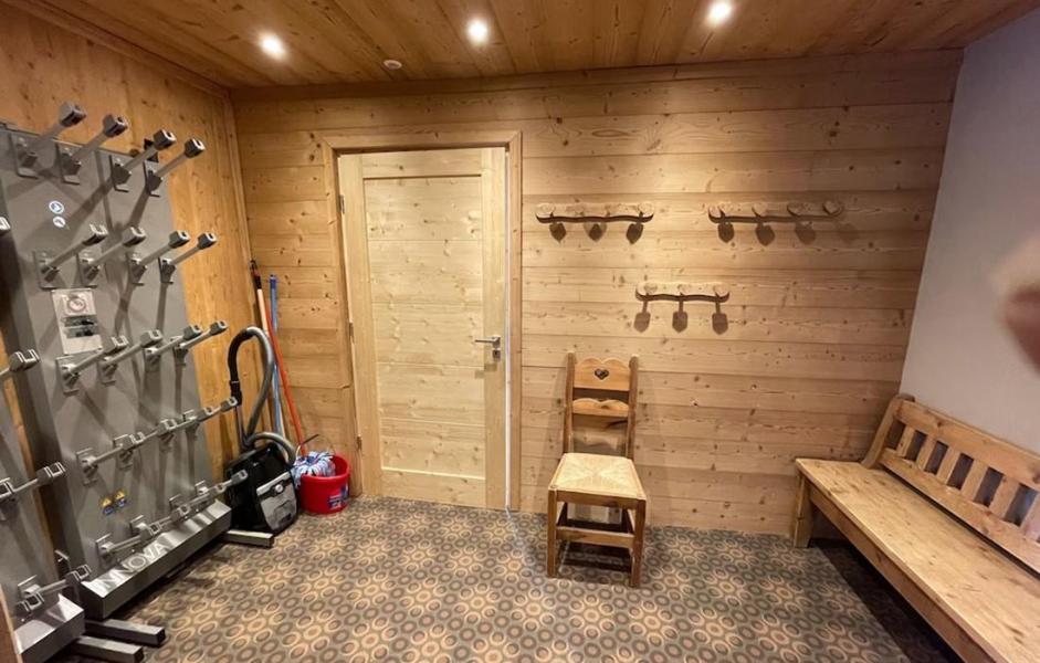 Rent in ski resort Chalet le Chabichou - Les 2 Alpes - Ski locker