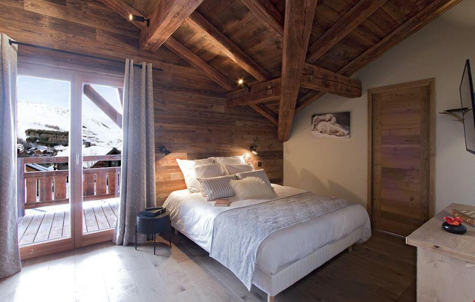 Rent in ski resort Chalet le Lys - Les 2 Alpes - Bedroom under mansard