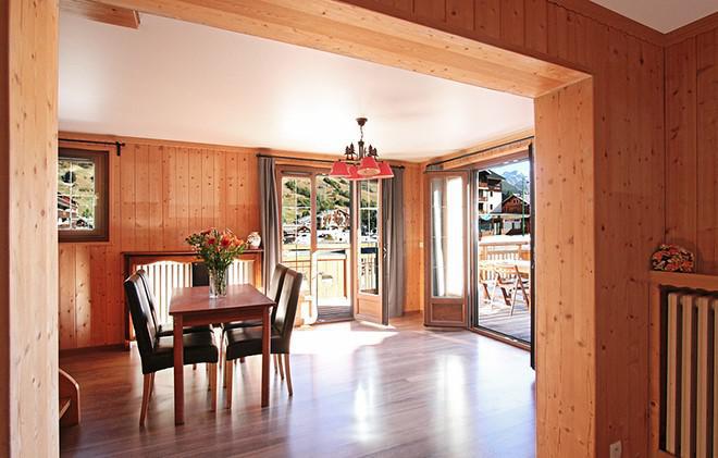Rent in ski resort Chalet le Marmotton - Les 2 Alpes - Dining area