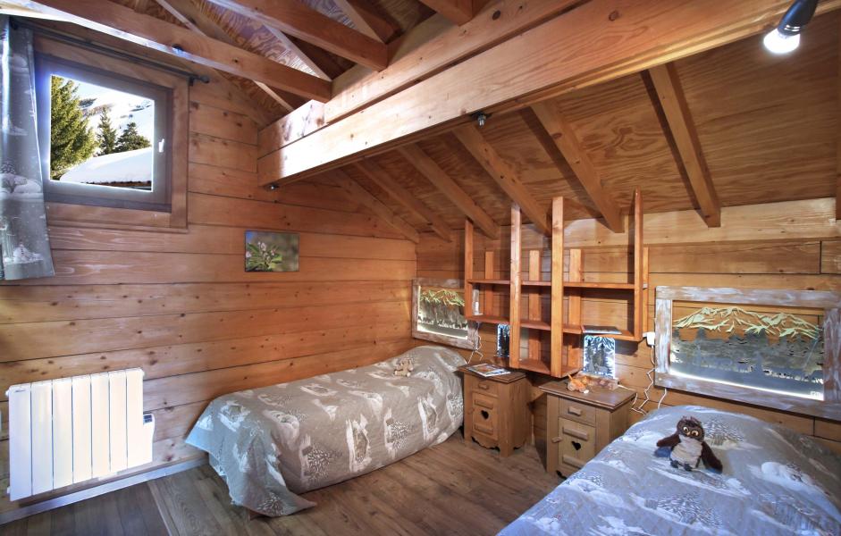 Rent in ski resort Chalet Soleil Levant - Les 2 Alpes - Bedroom