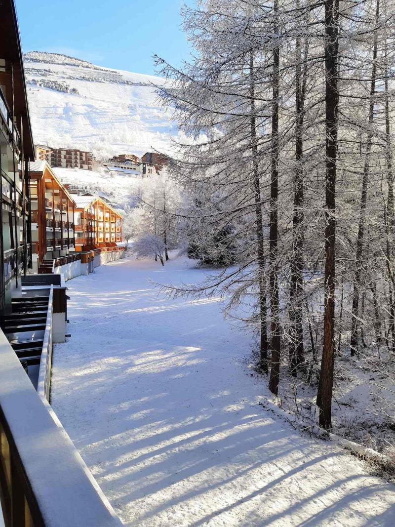 Rent in ski resort Studio sleeping corner 4 people (204) - La Résidence le Prapelier - Les 2 Alpes - Balcony