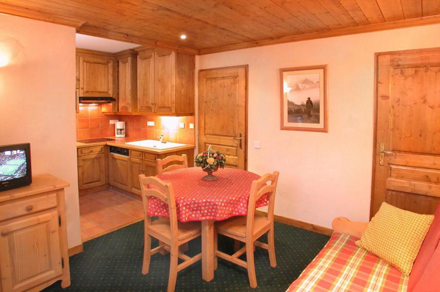 Rent in ski resort Studio sleeping corner 4 people - Résidence Alpina Lodge - Les 2 Alpes - Living room